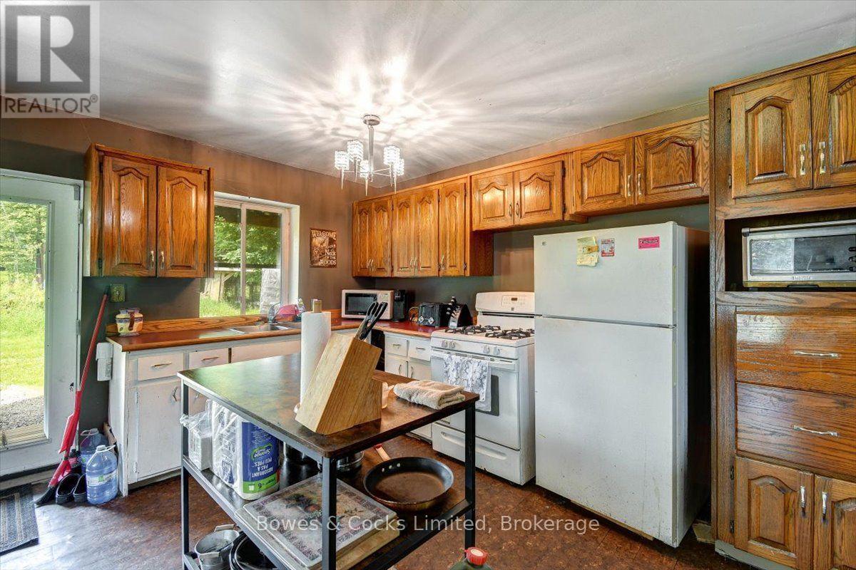 161 & 262 COLBOURNE ROAD - 8