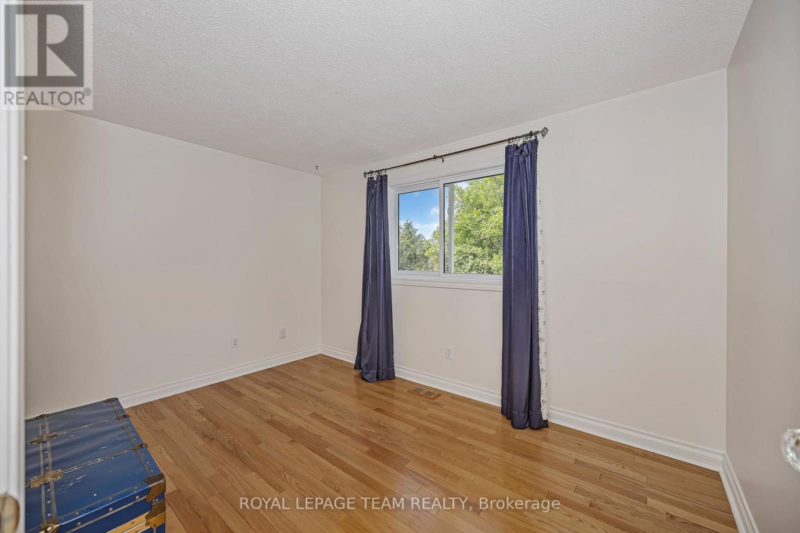 3 Bed, 2 Bath House for Sale in Ottawa – 99 MELANIE CRESCENT, Ottawa – MLS# X13553082 - Image 13