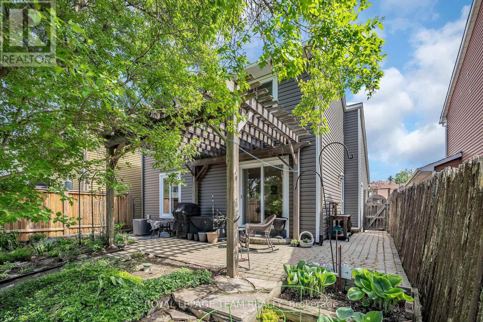 3 Bed, 2 Bath House for Sale in Ottawa – 99 MELANIE CRESCENT, Ottawa – MLS# X13553082 - Image 16