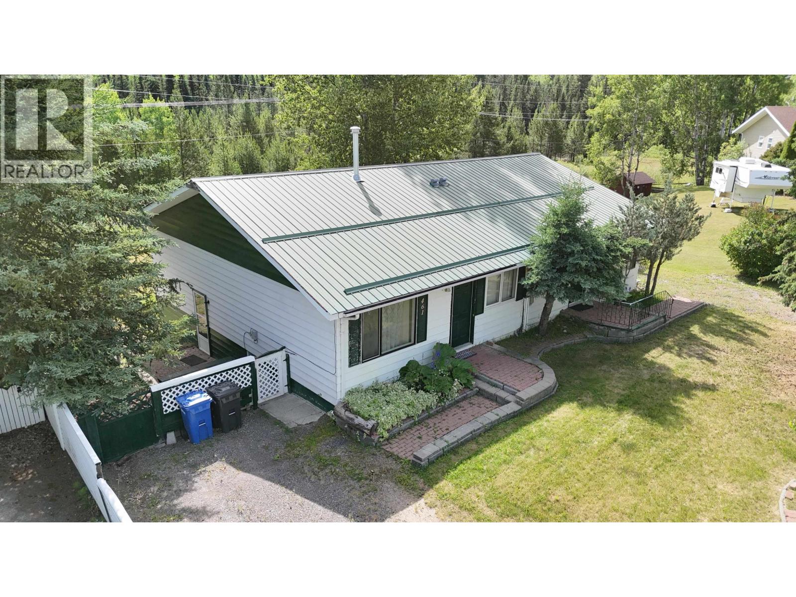 461 EVERGREEN CRESCENT - 1