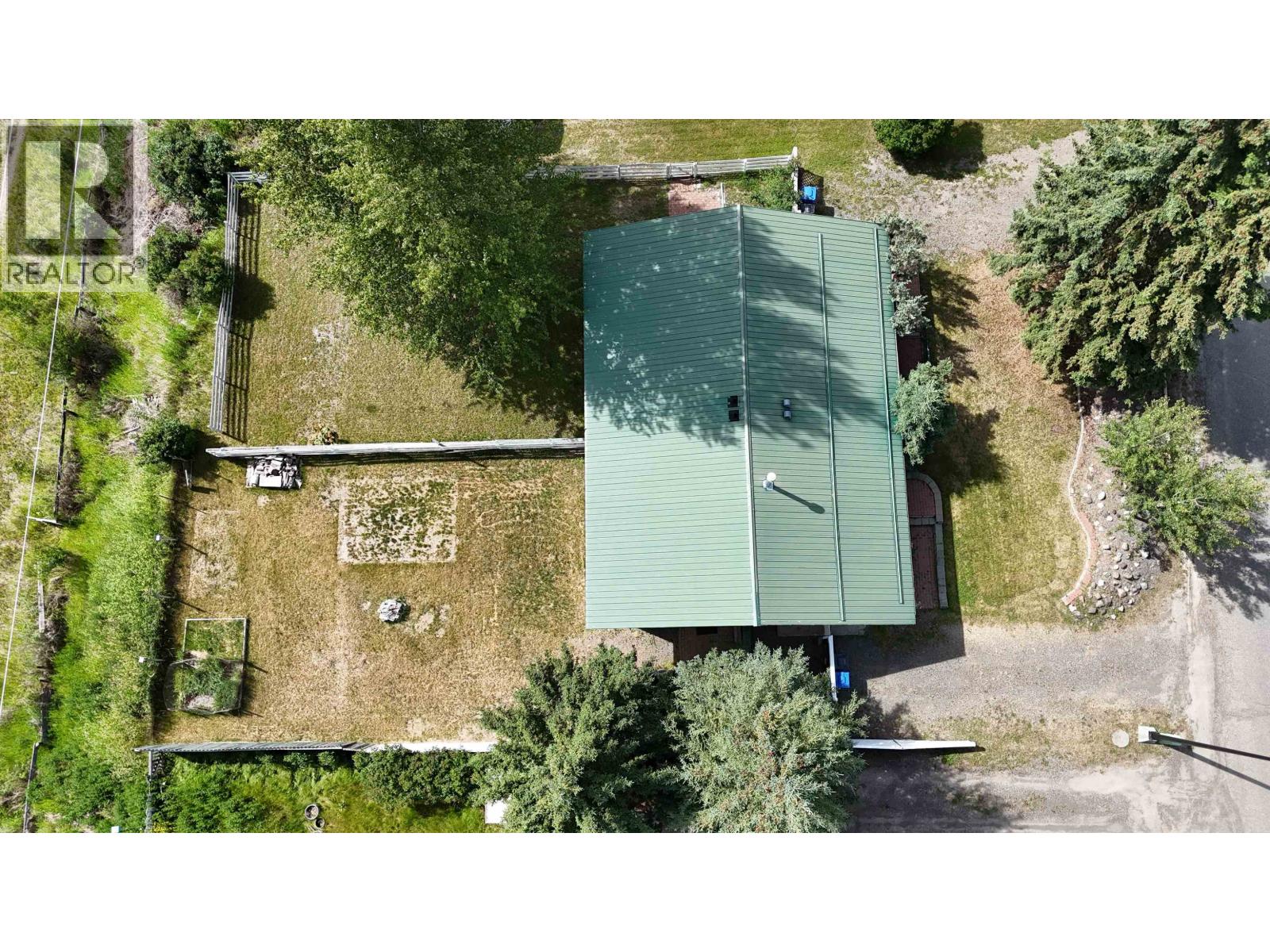 461 EVERGREEN CRESCENT - 2