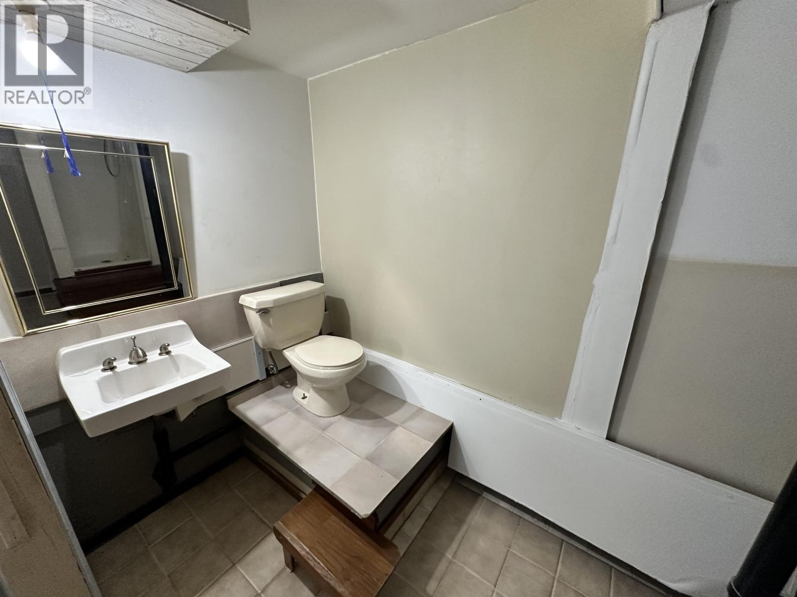 461 EVERGREEN CRESCENT - Image 35