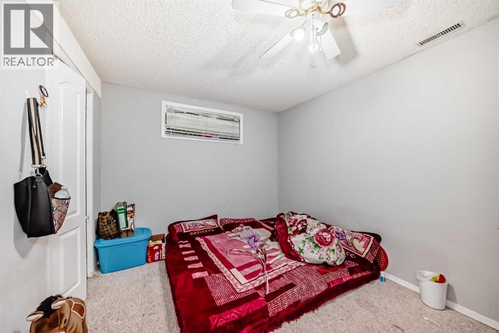 111 Martin Crossing Close NE - 24