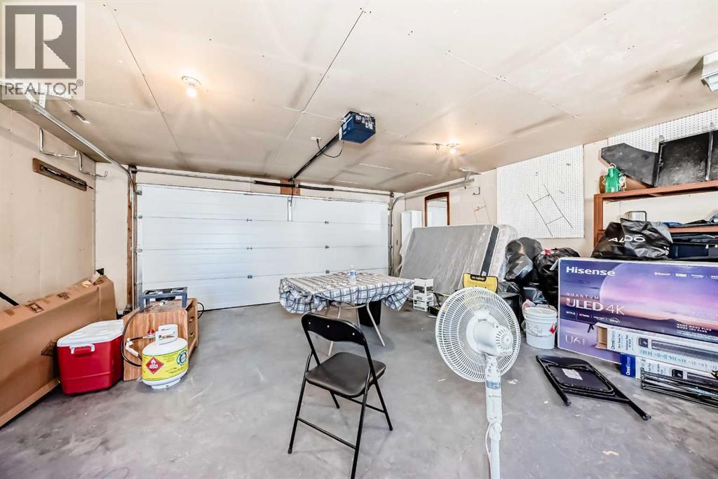 111 Martin Crossing Close NE - 28