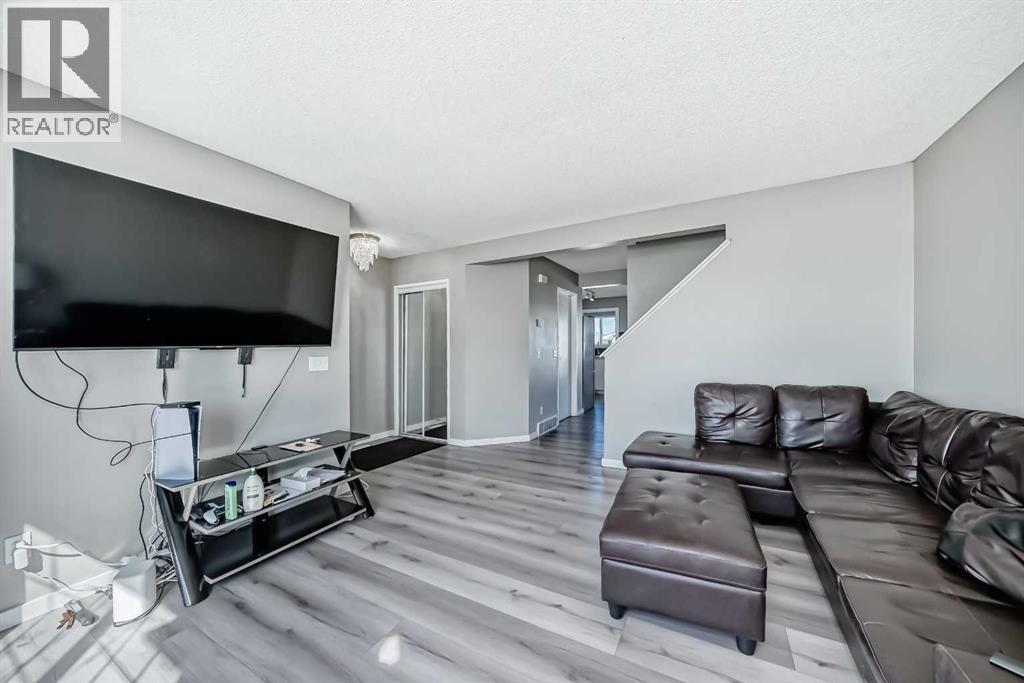111 Martin Crossing Close NE - 4