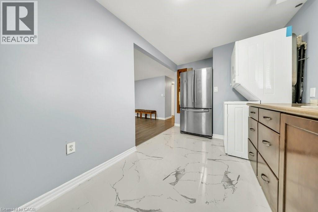959 LANGS Circle - Image 9