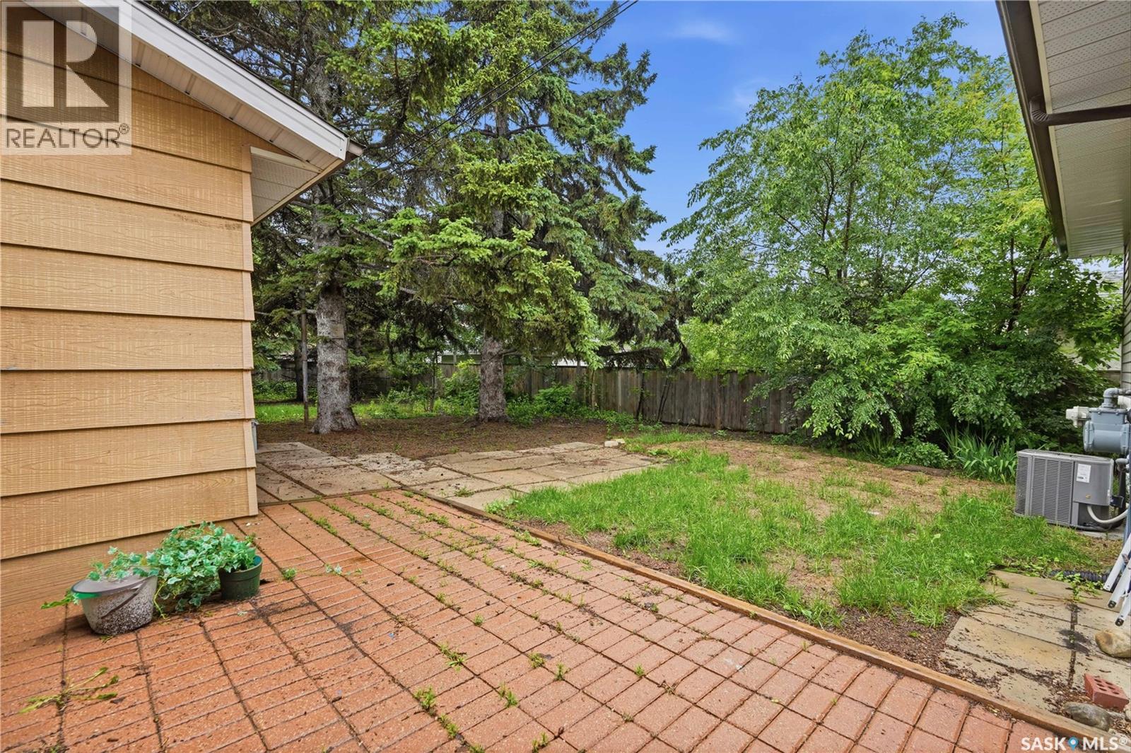 110 McCannel STREET - 24