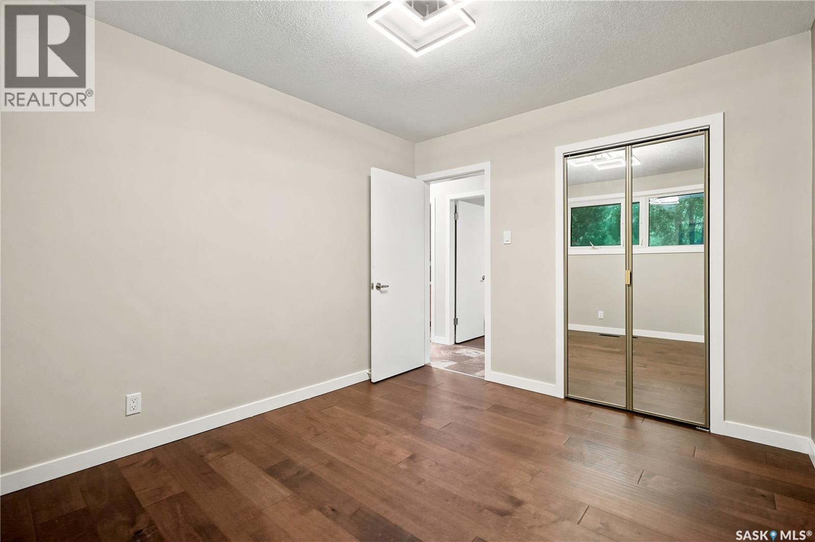 110 McCannel STREET - 10
