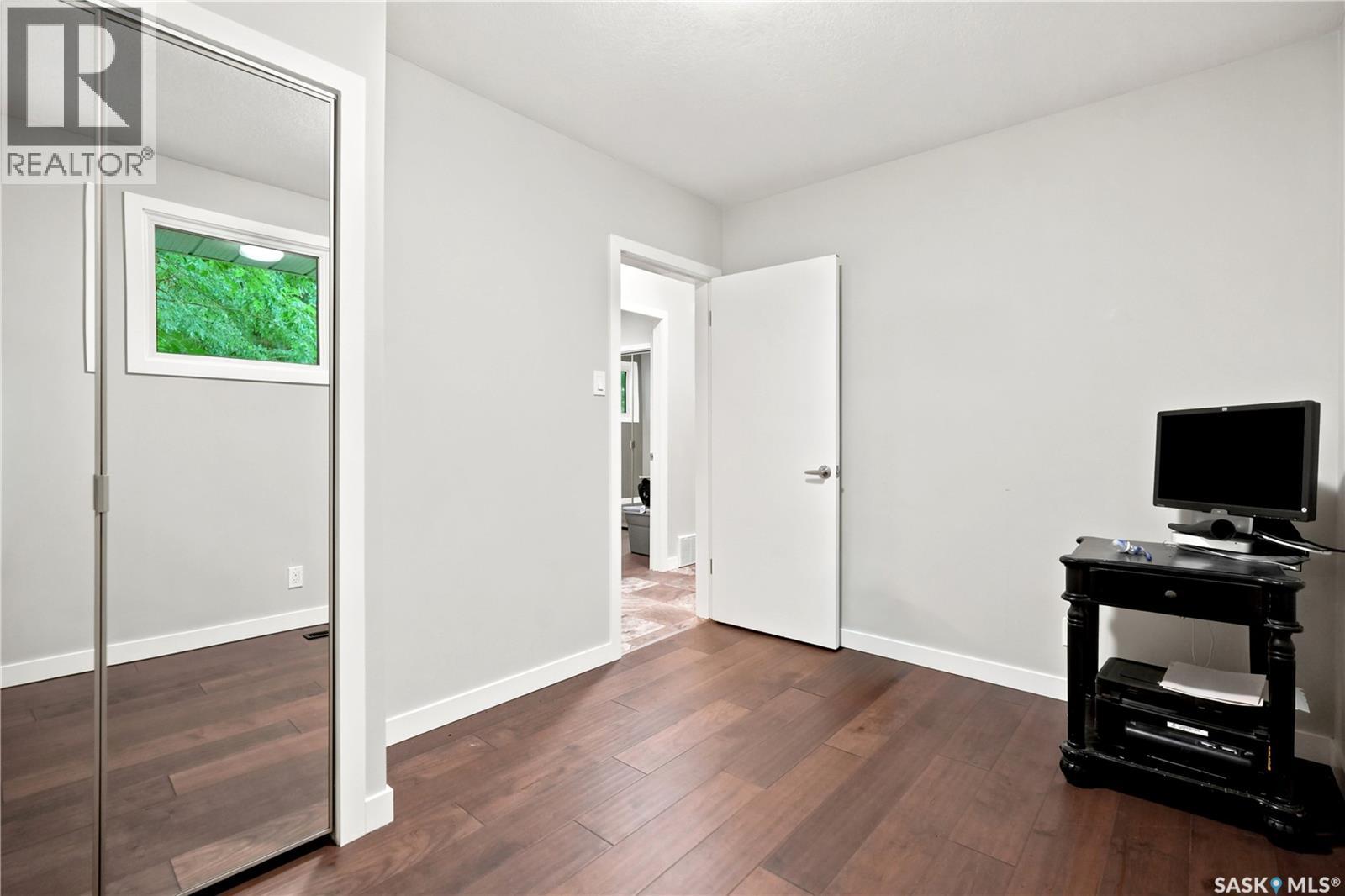 110 McCannel STREET - 13