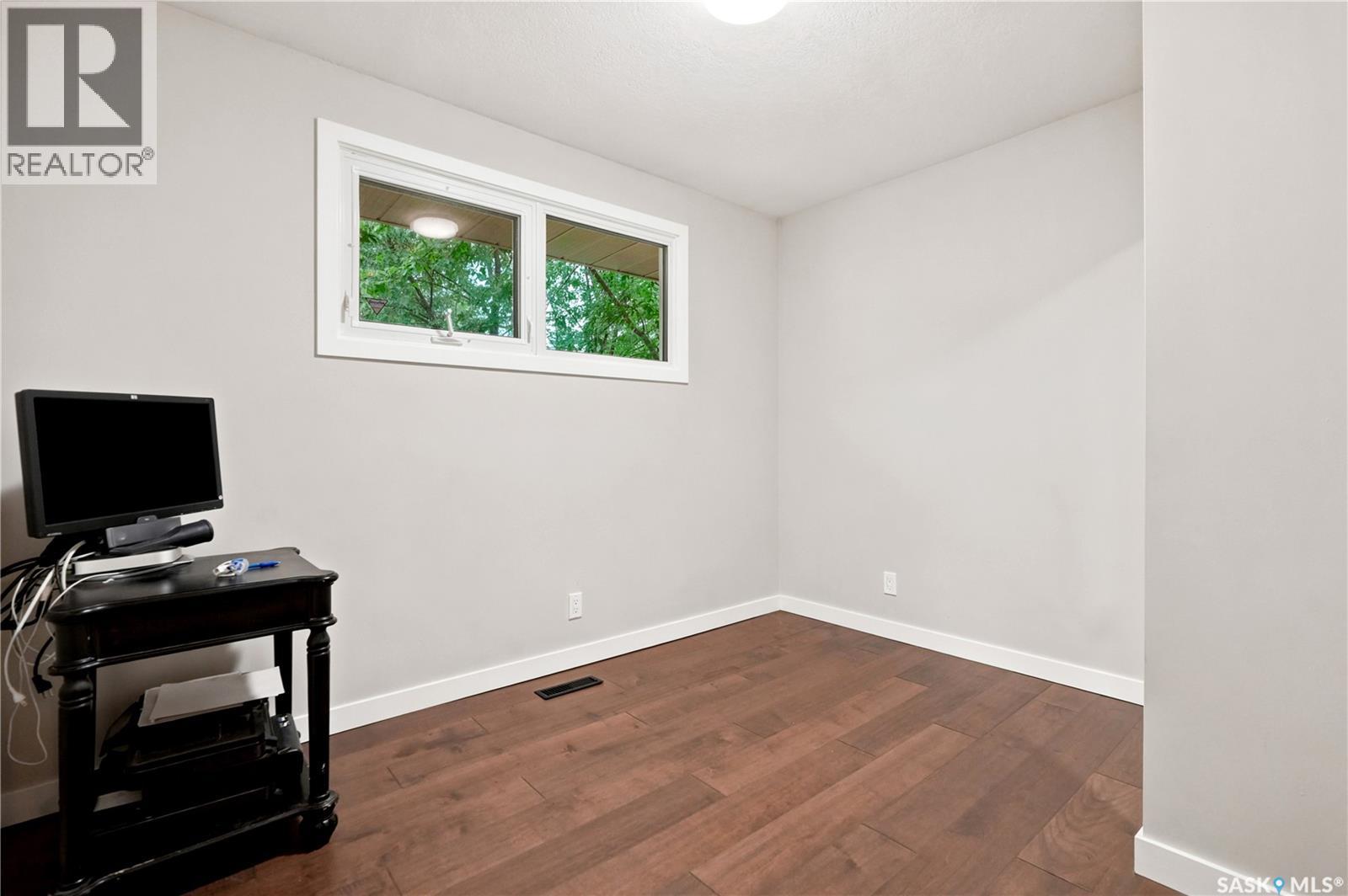 110 McCannel STREET - 14