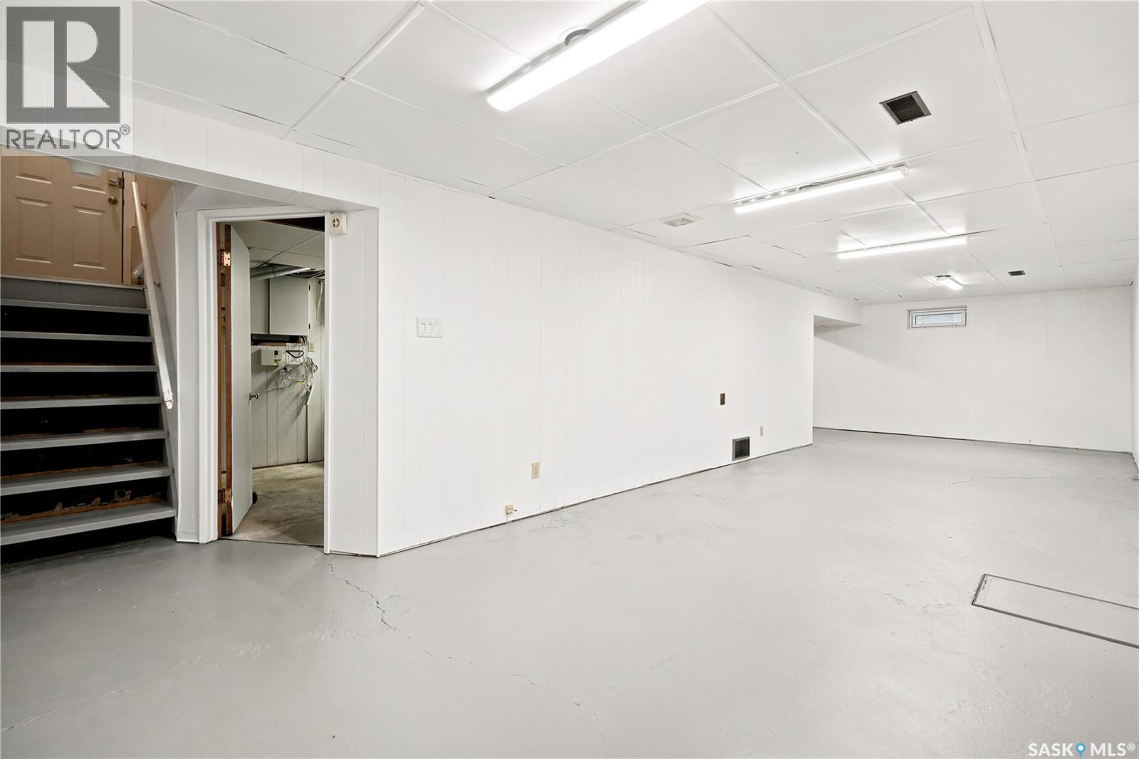 110 McCannel STREET - 15