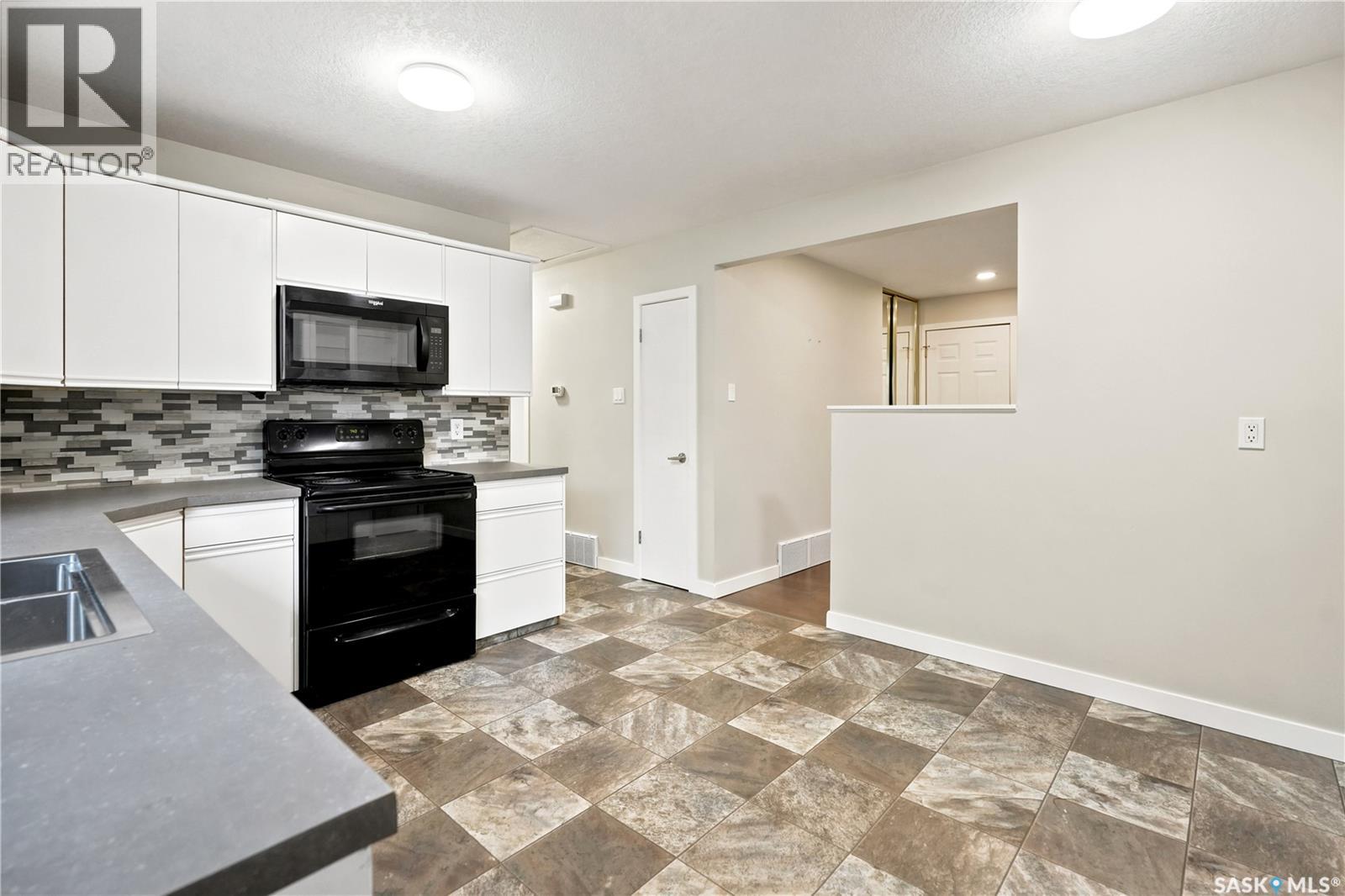110 McCannel STREET - 7