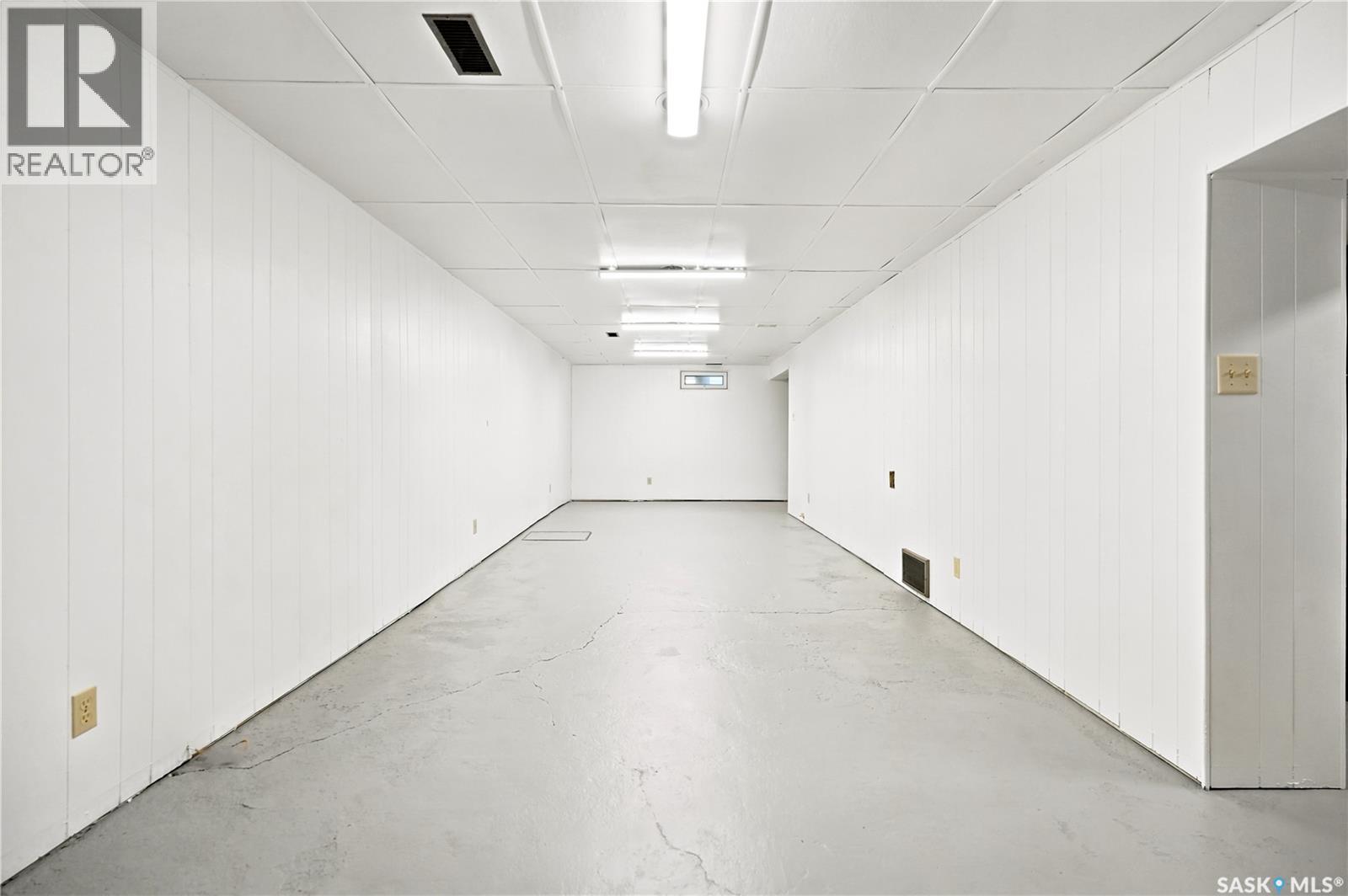 110 McCannel STREET - 18