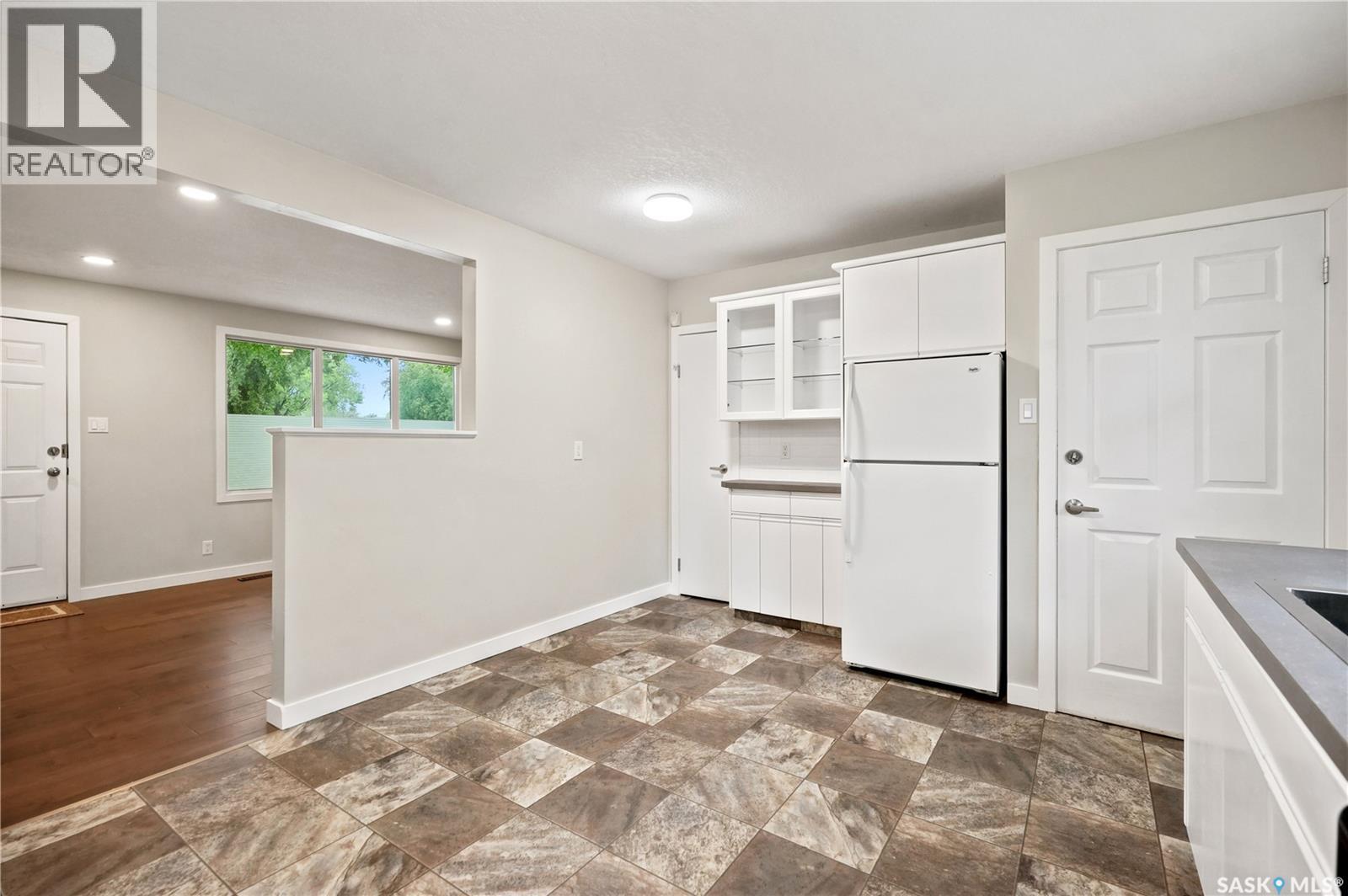 110 McCannel STREET - 8