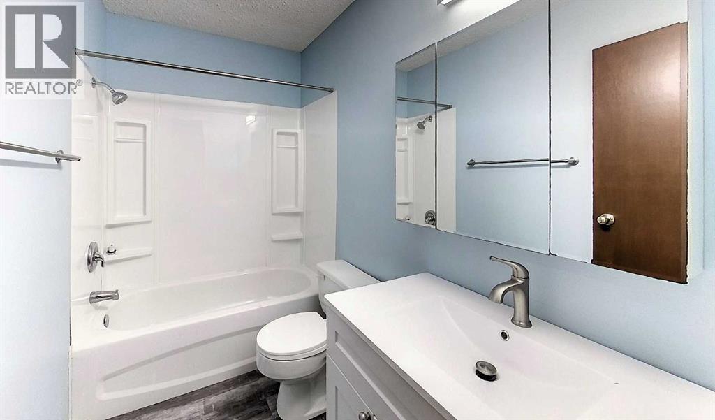 5415 15 Avenue - 15