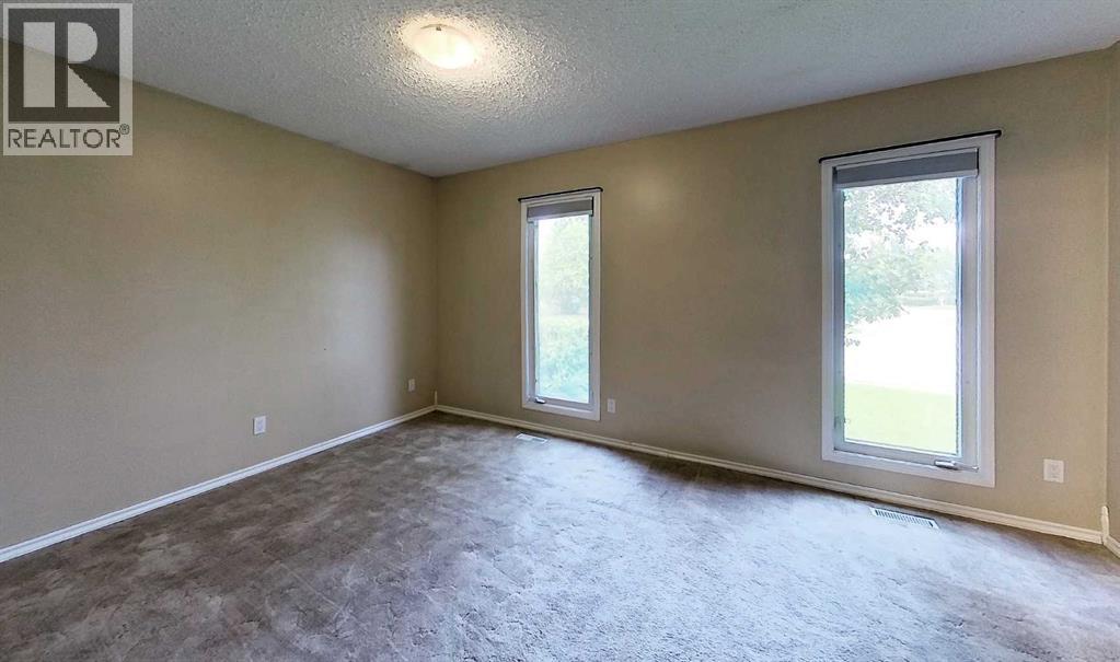 5415 15 Avenue - 10