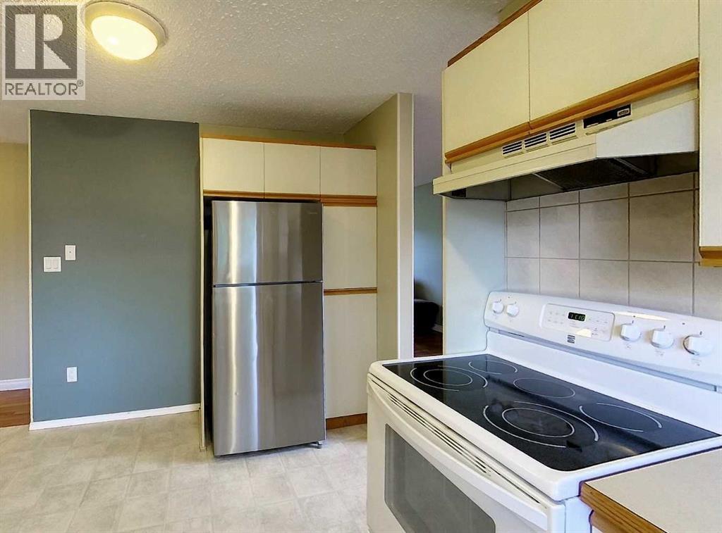 5415 15 Avenue - 8