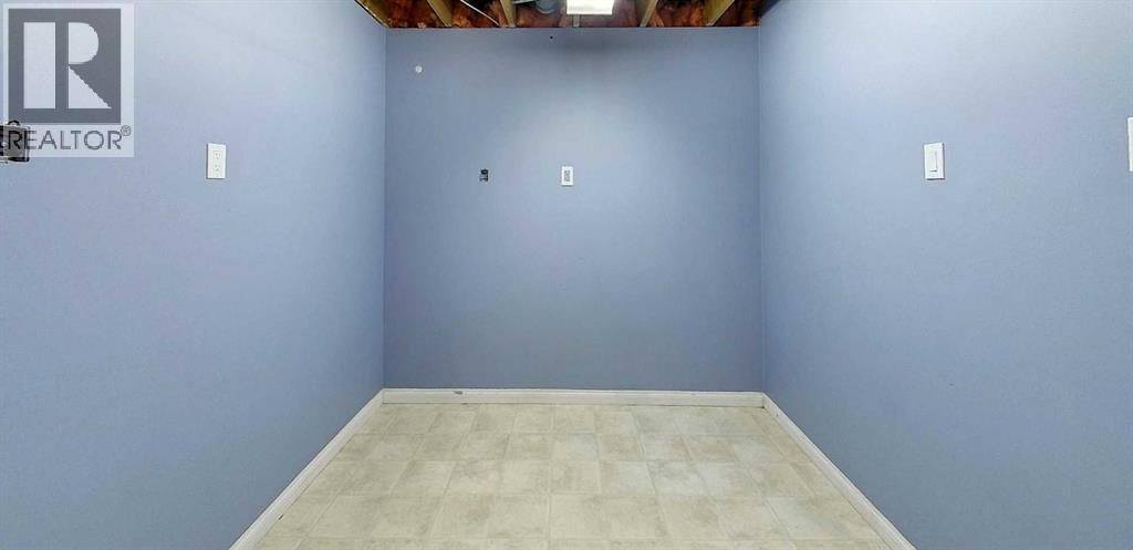 5415 15 Avenue - 20