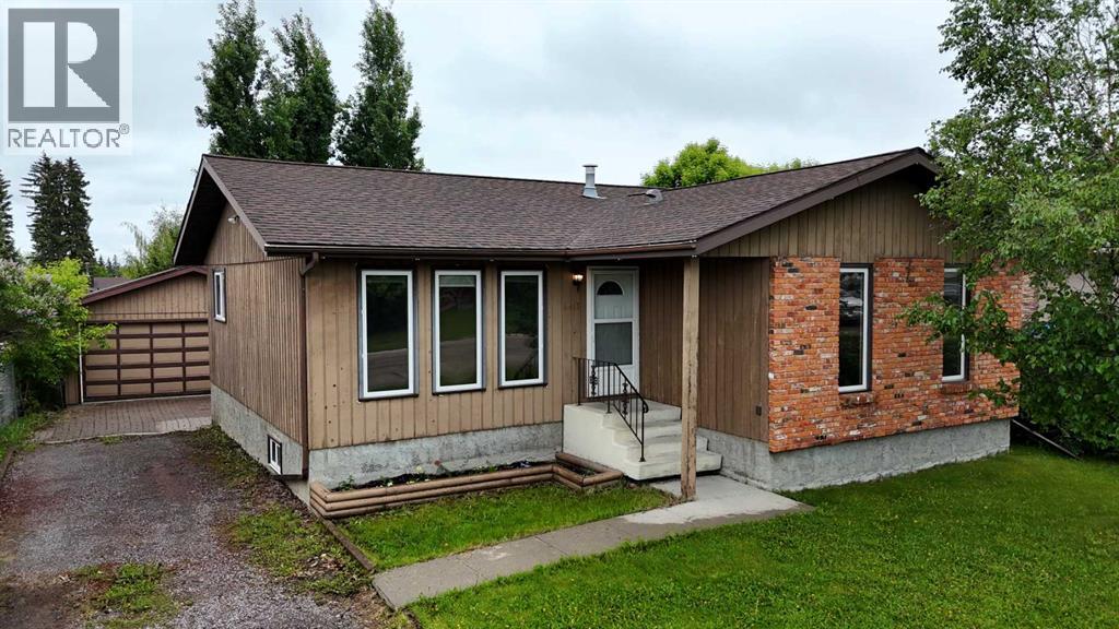 5415 15 Avenue - 1