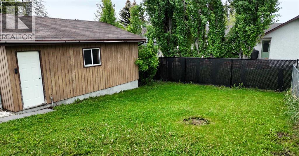 5415 15 Avenue - 30