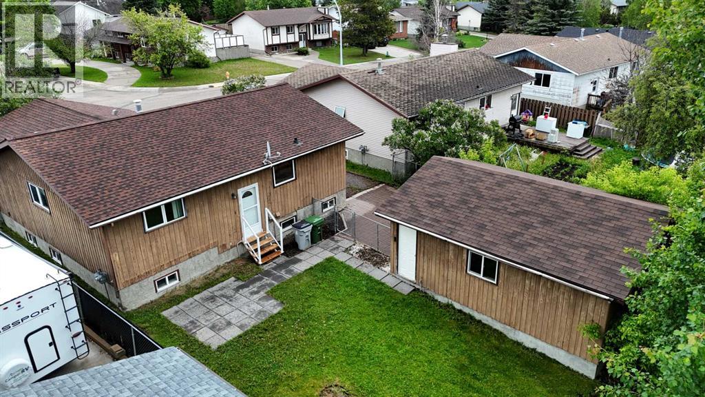 5415 15 Avenue - 35