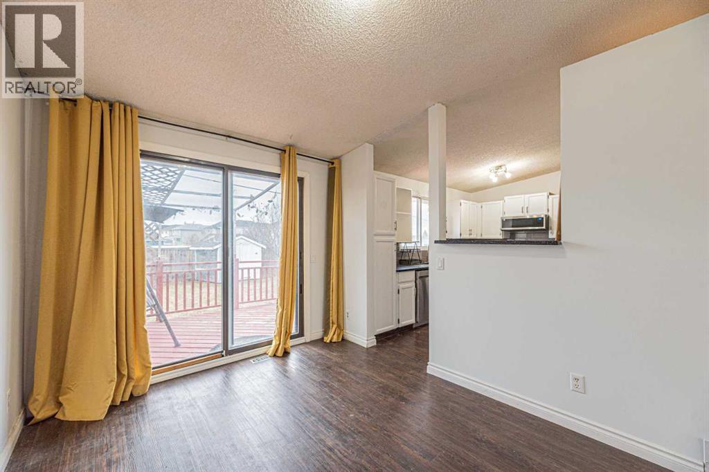 64 Castledale Crescent NE - 10