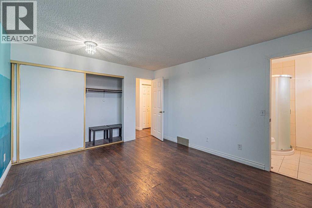 64 Castledale Crescent NE - 20