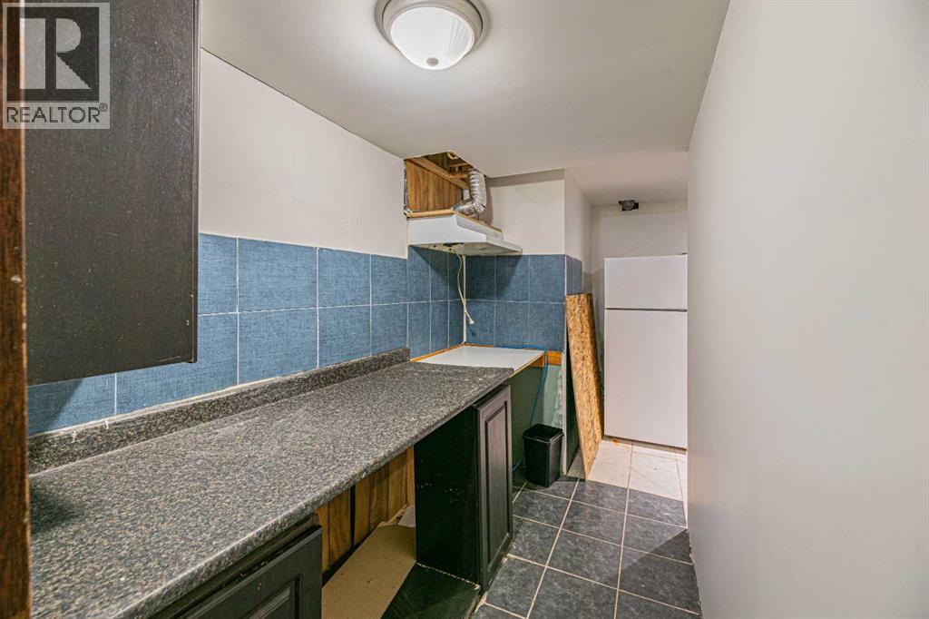 64 Castledale Crescent NE - 37