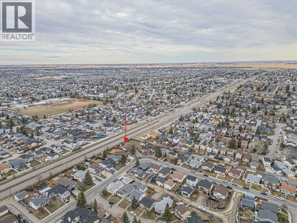 64 Castledale Crescent NE - 45