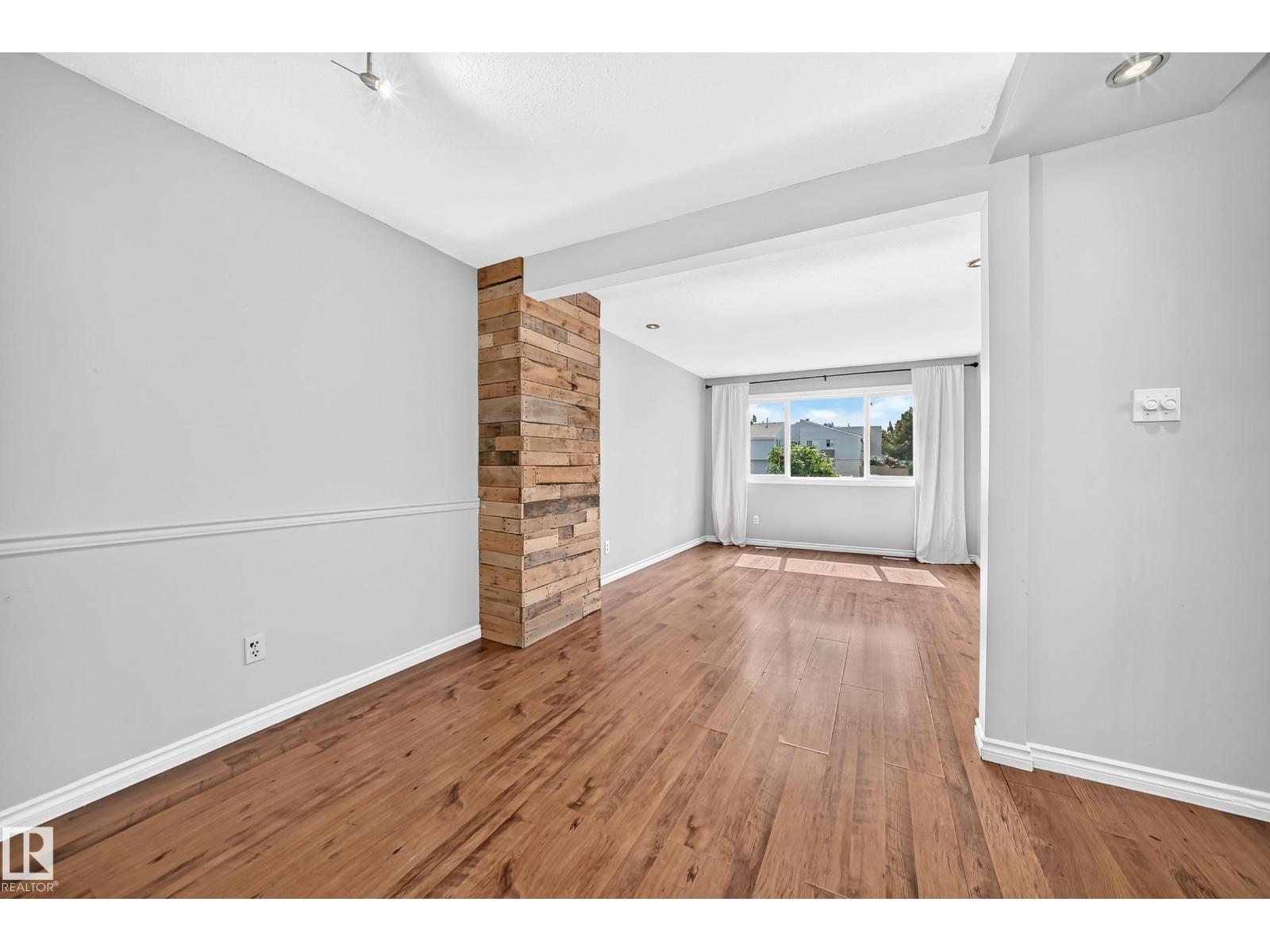 32 MCLEOD PL NW - 12