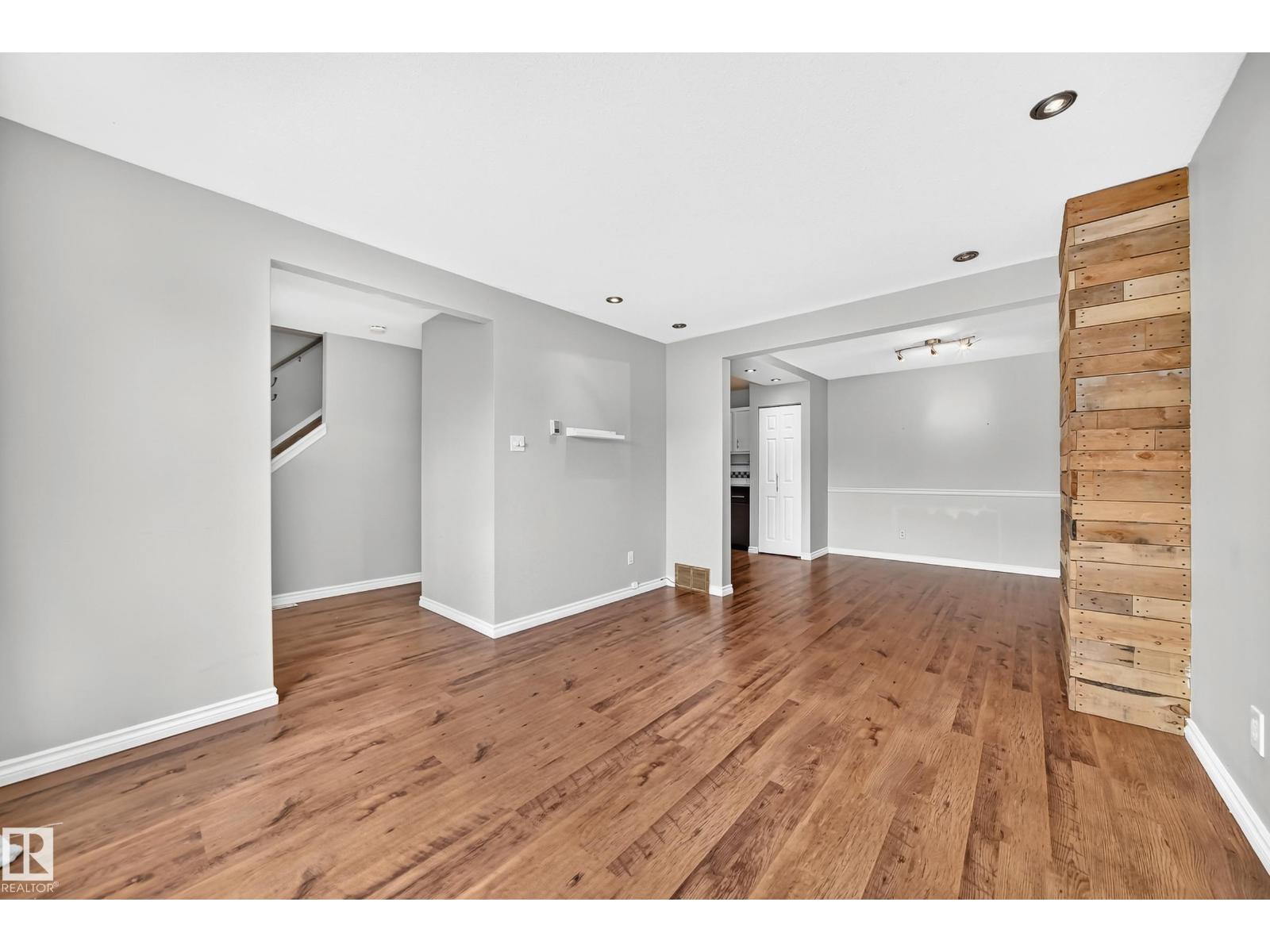 32 MCLEOD PL NW - 15