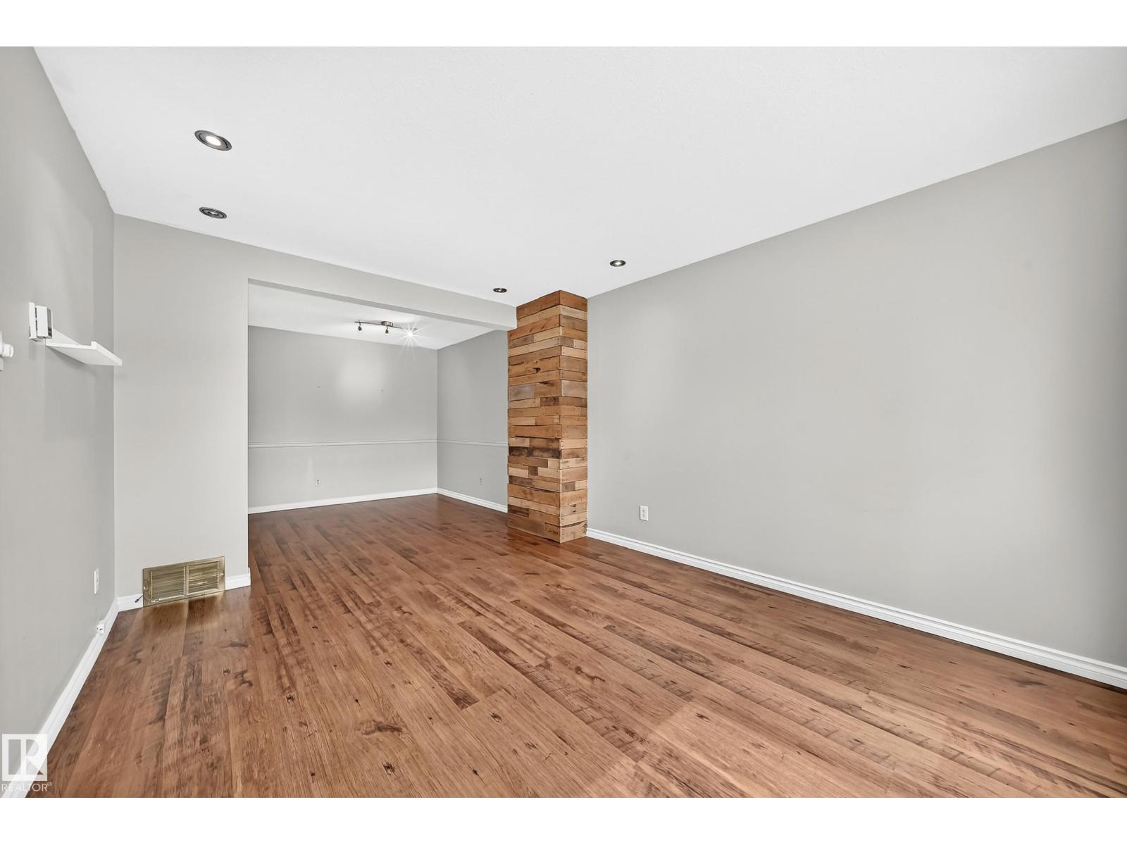 32 MCLEOD PL NW - 16