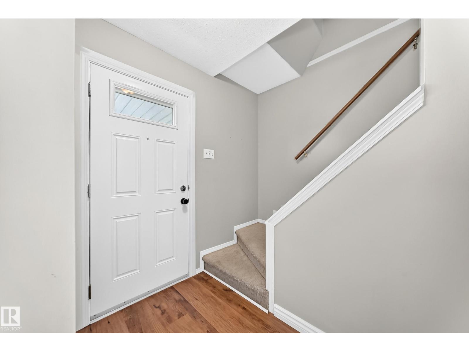 32 MCLEOD PL NW - 20