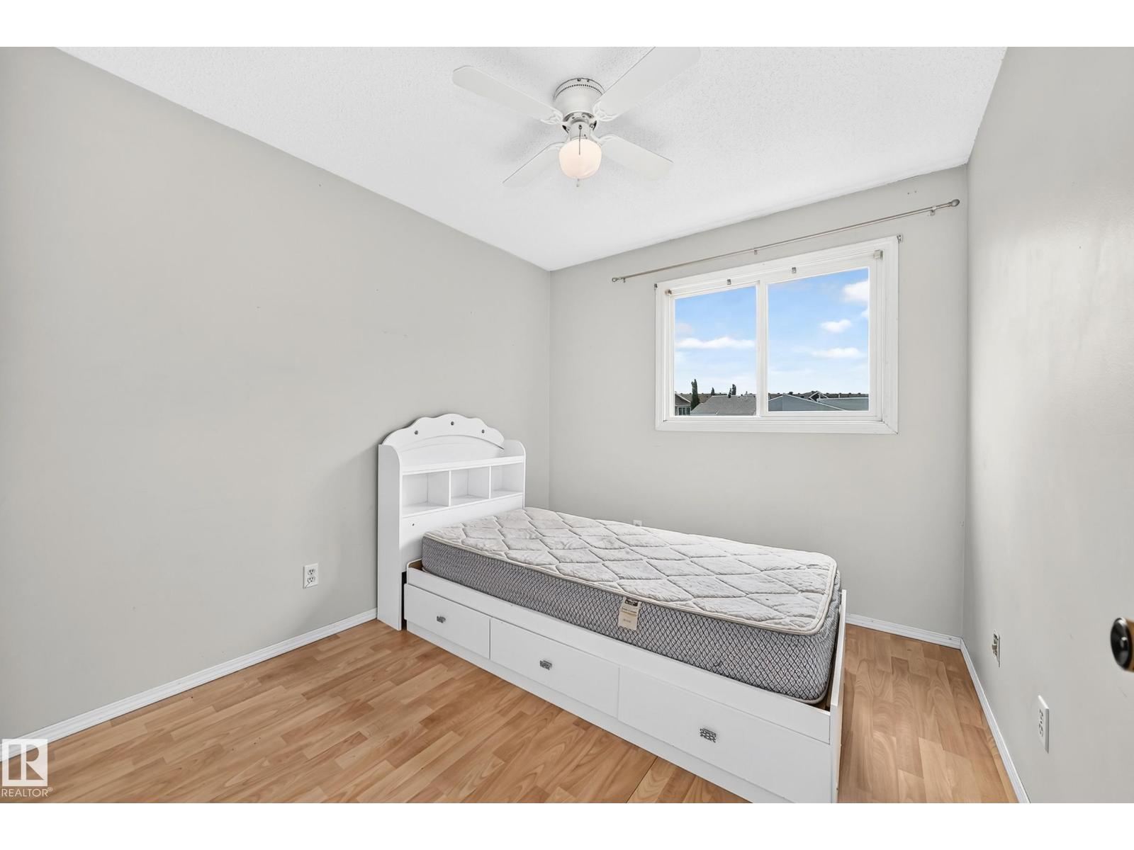 32 MCLEOD PL NW - 26