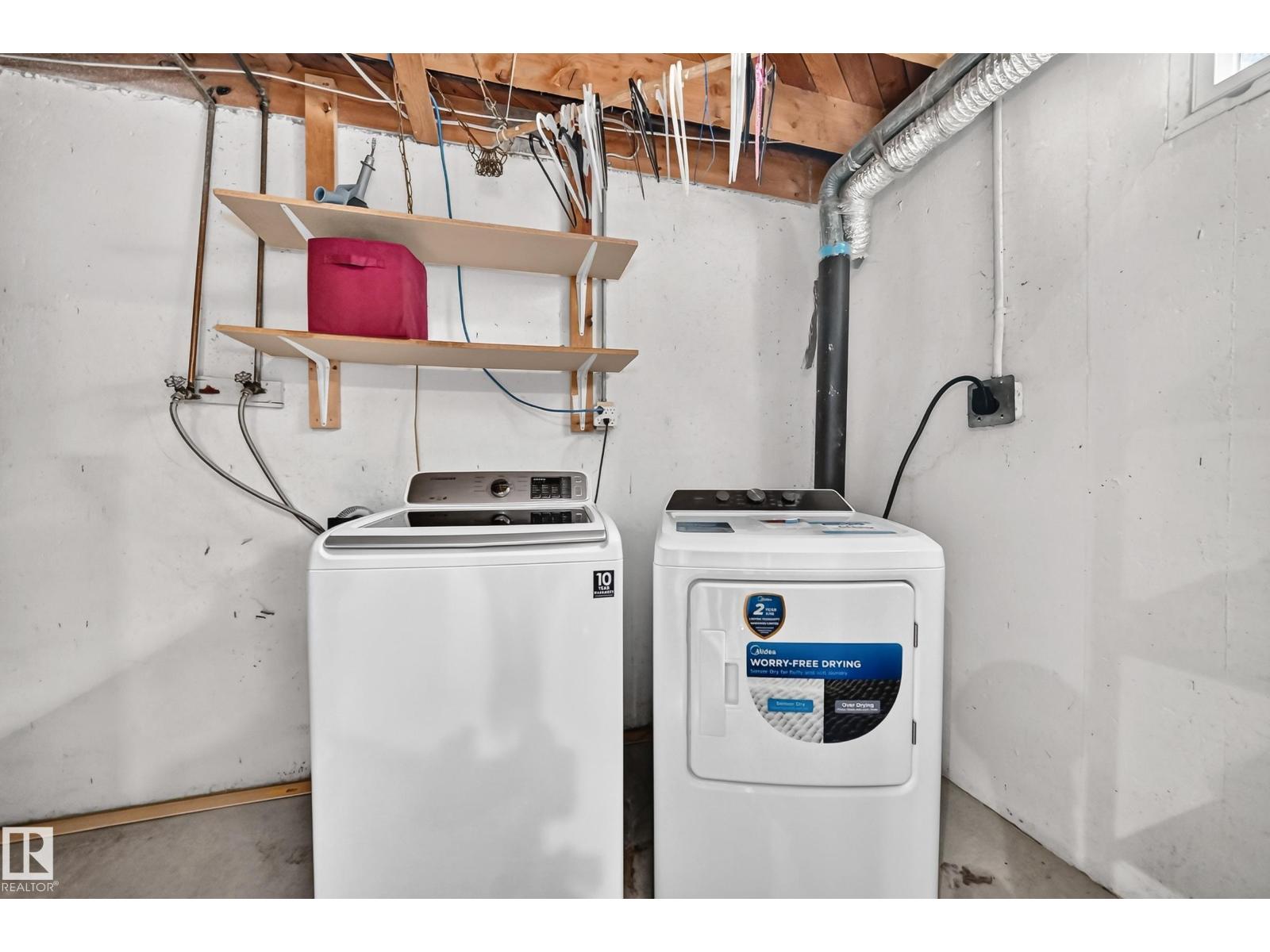32 MCLEOD PL NW - 35