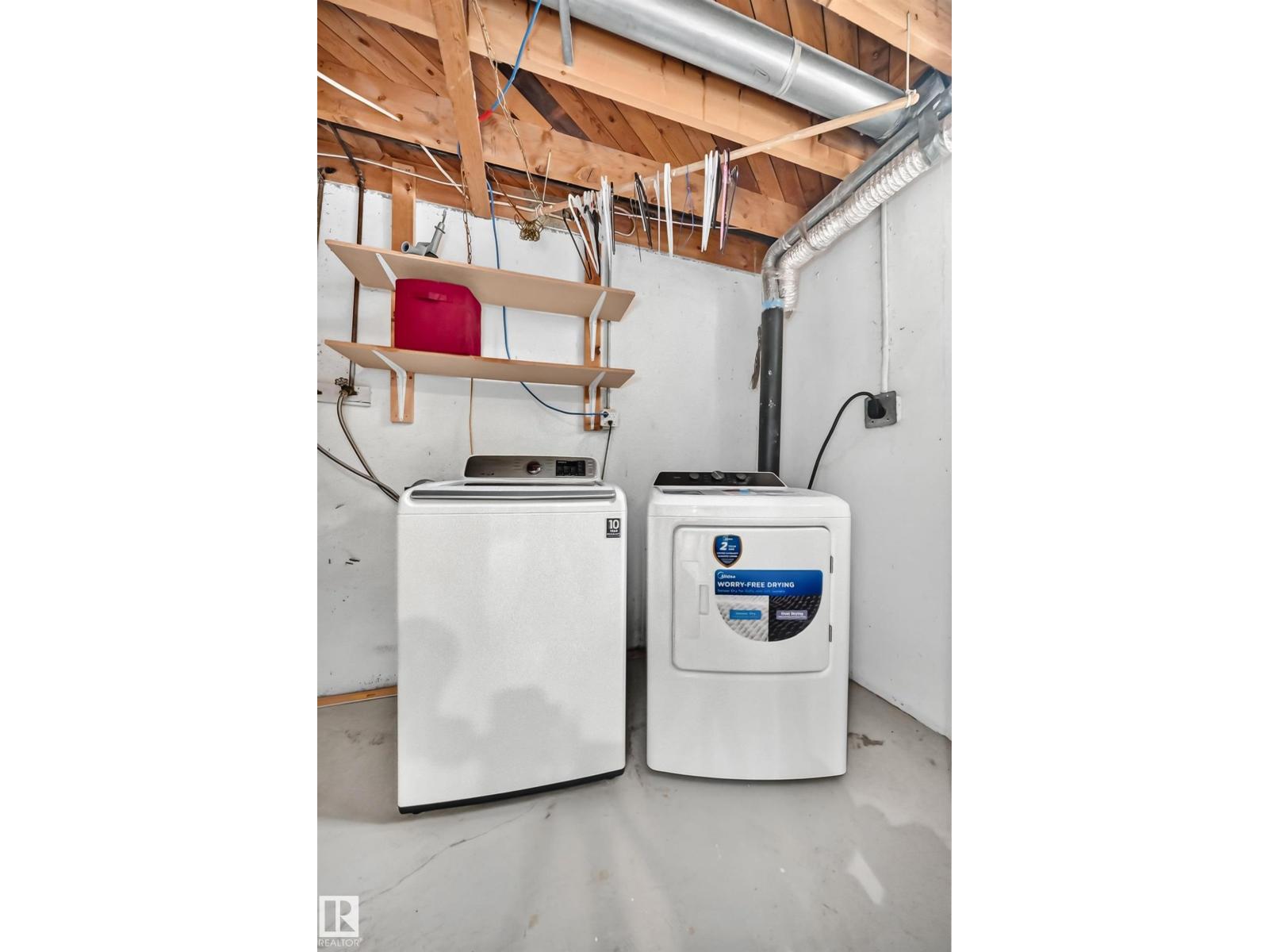 32 MCLEOD PL NW - 36