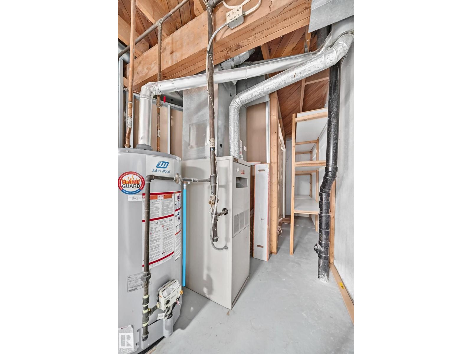 32 MCLEOD PL NW - 38