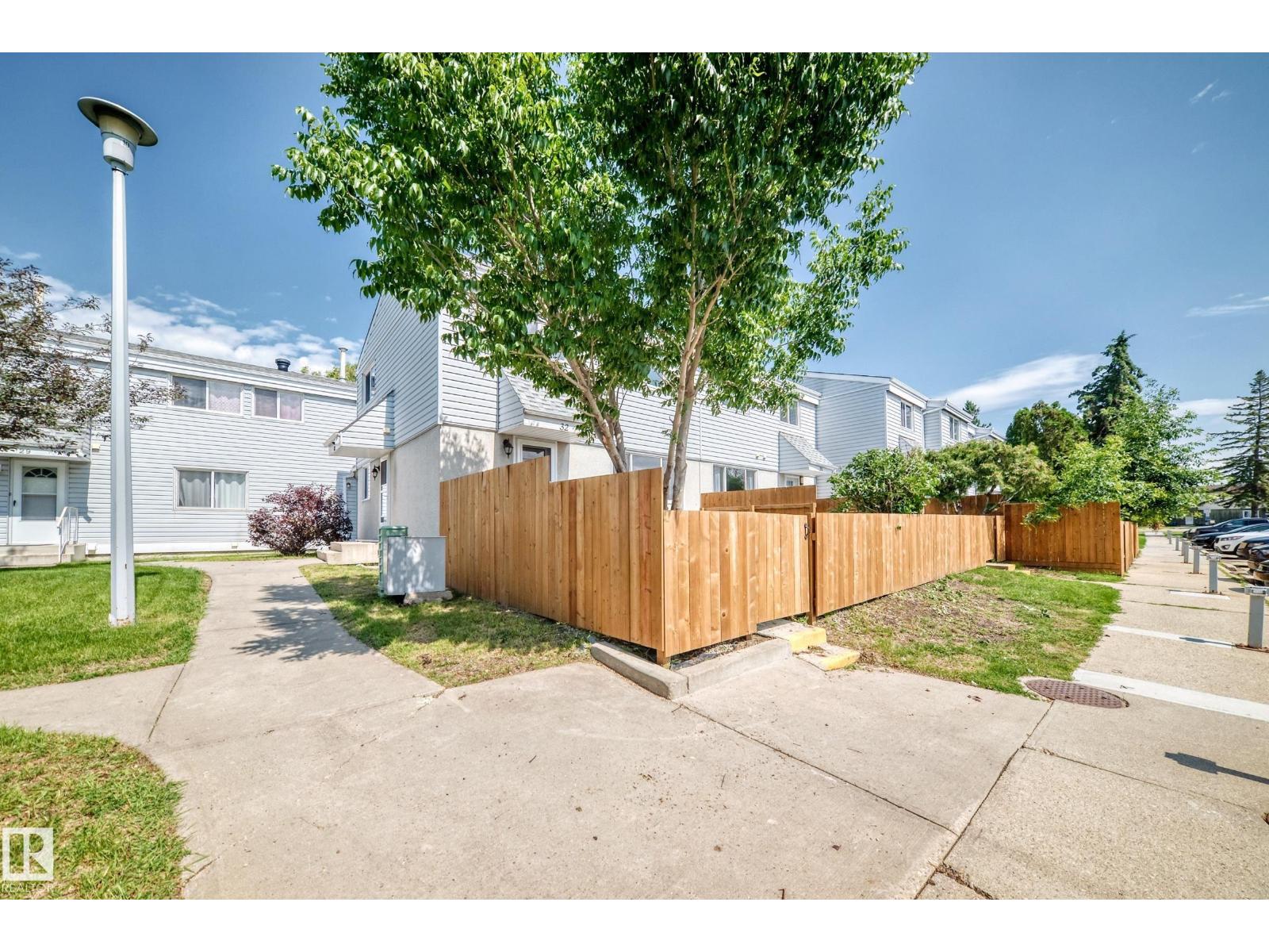 32 MCLEOD PL NW - 41