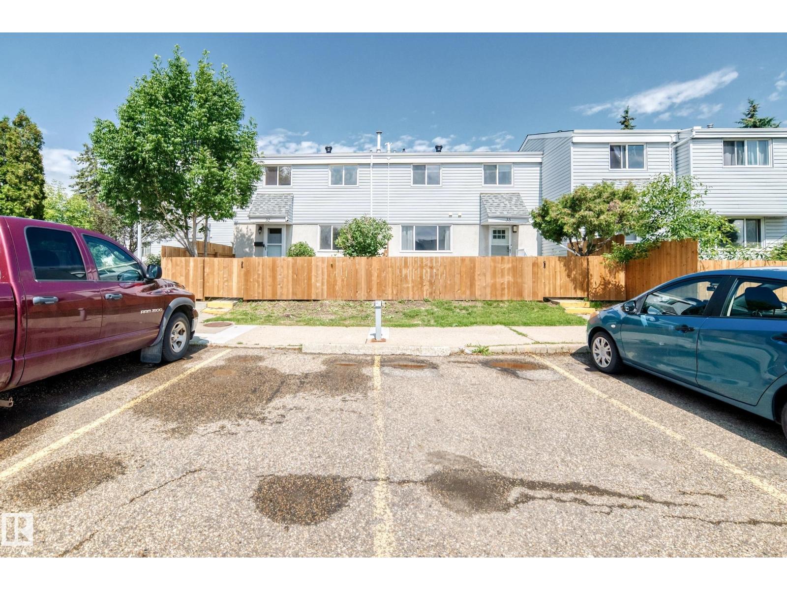 32 MCLEOD PL NW - 42