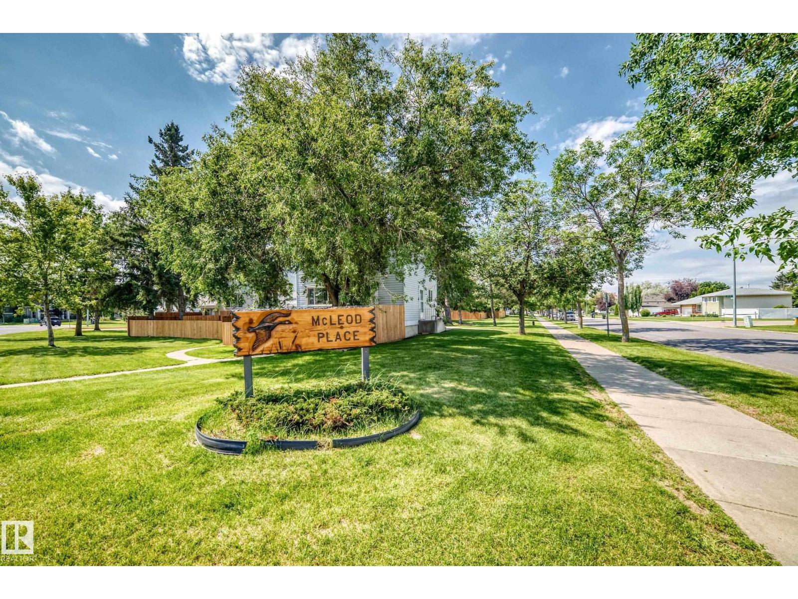 32 MCLEOD PL NW - 43