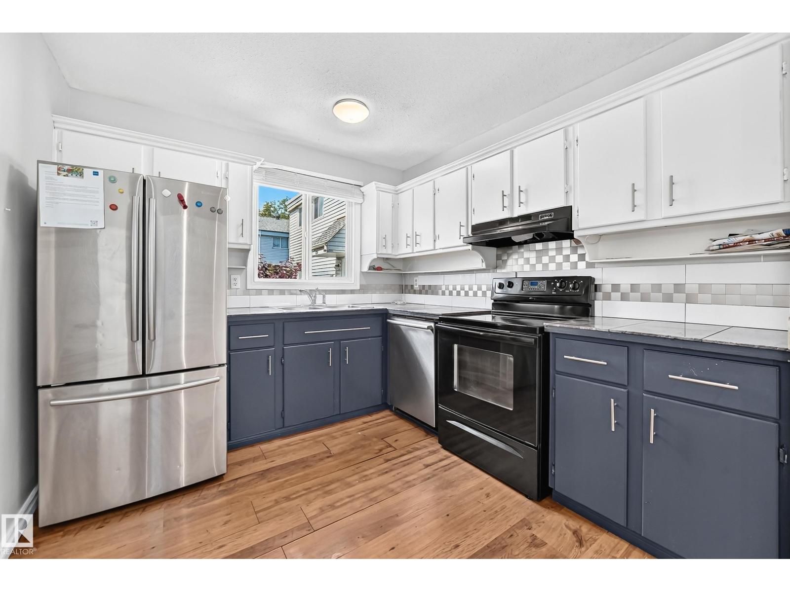 32 MCLEOD PL NW - 6