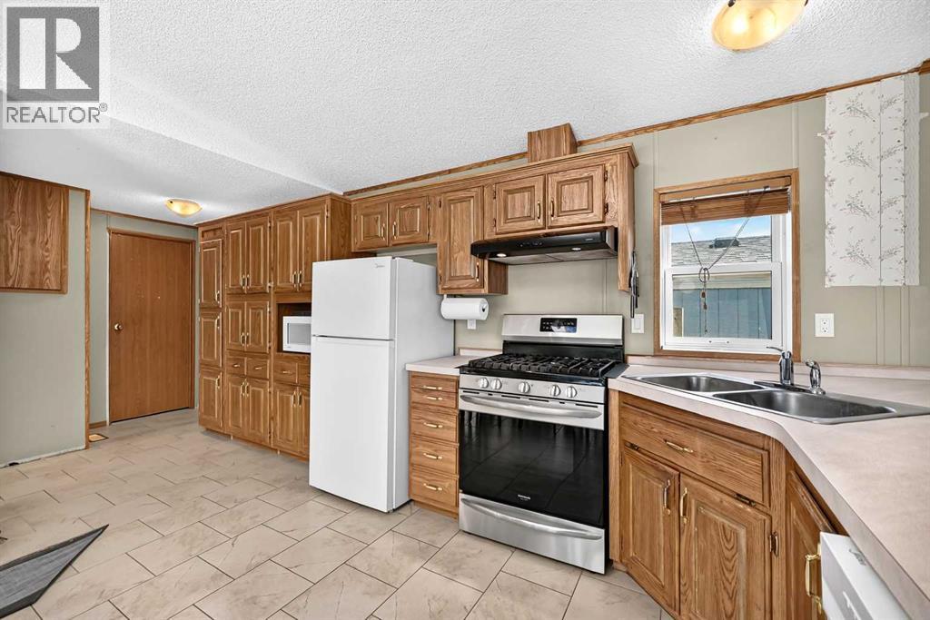 41 Westmount Drive — photo 6
