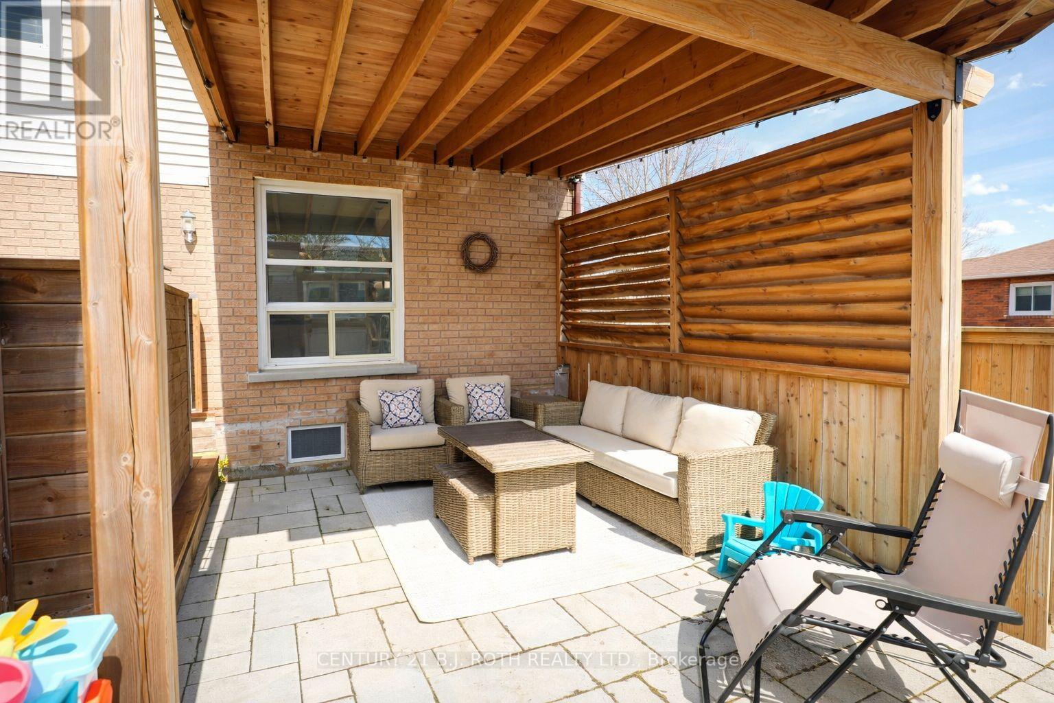 9 LAIDLAW DRIVE N - 30