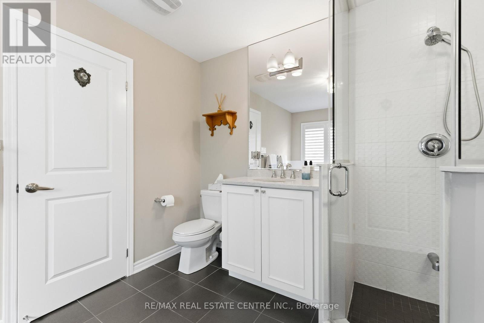#33 22 SPRING CREEK DRIVE - 23