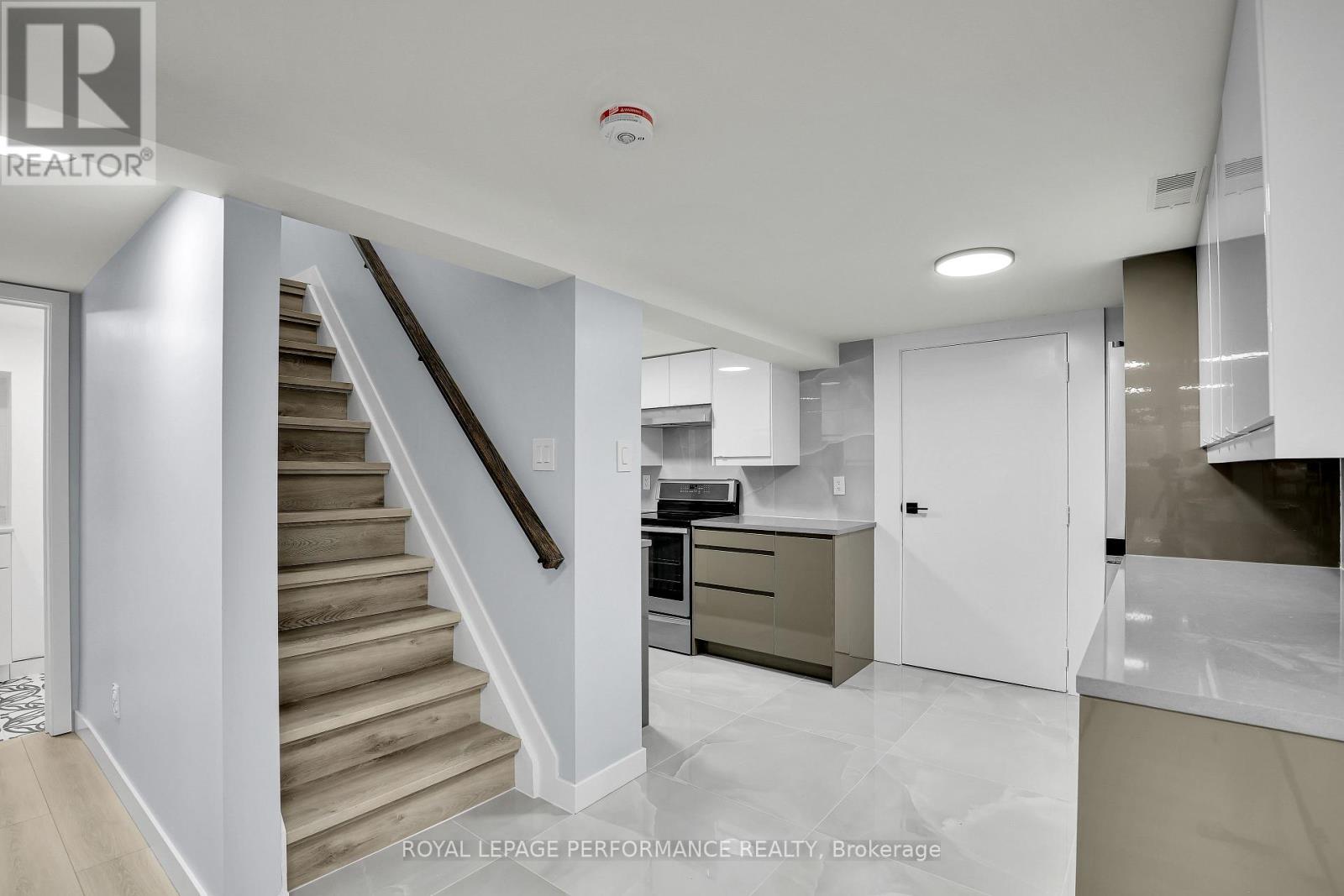 Condos for Rent in Ottawa – UNIT B ( BASEMENT) – 934 SMYTH ROAD, Ottawa – By Peter Sagos - Image 5