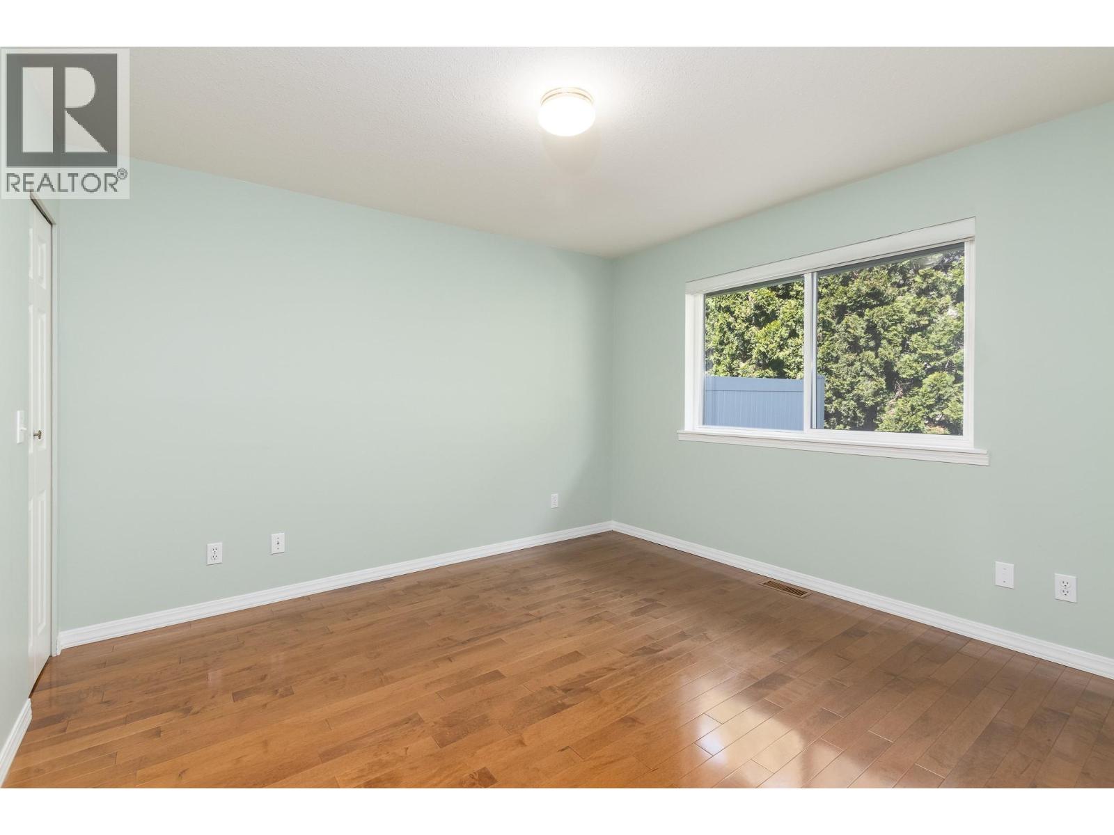 #112 870 10 Street SW - 10