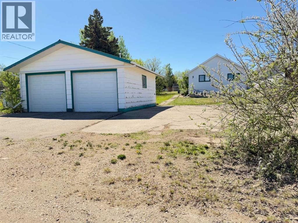 5027 46 Avenue - 30