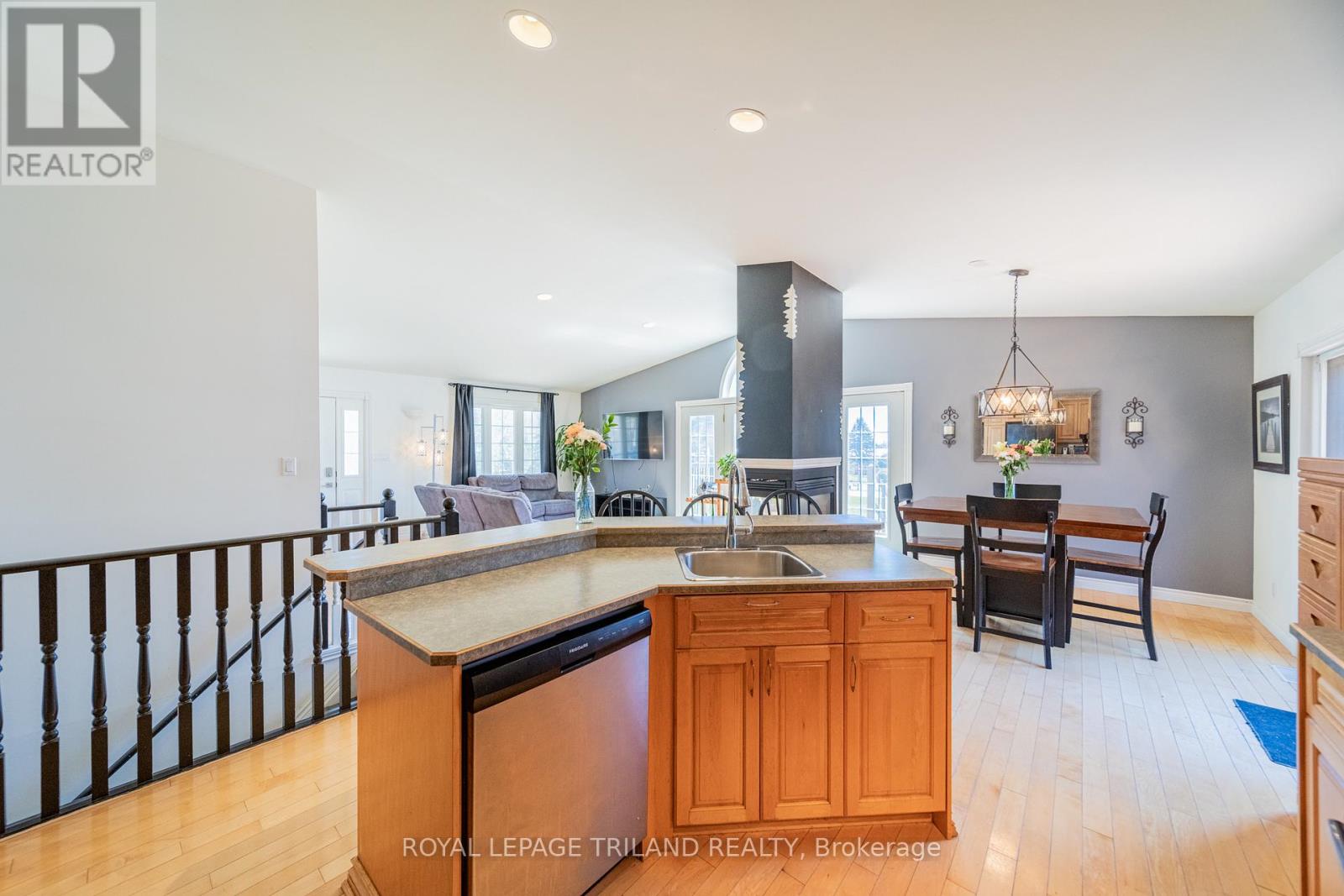 10234 JULIE AVENUE - 22