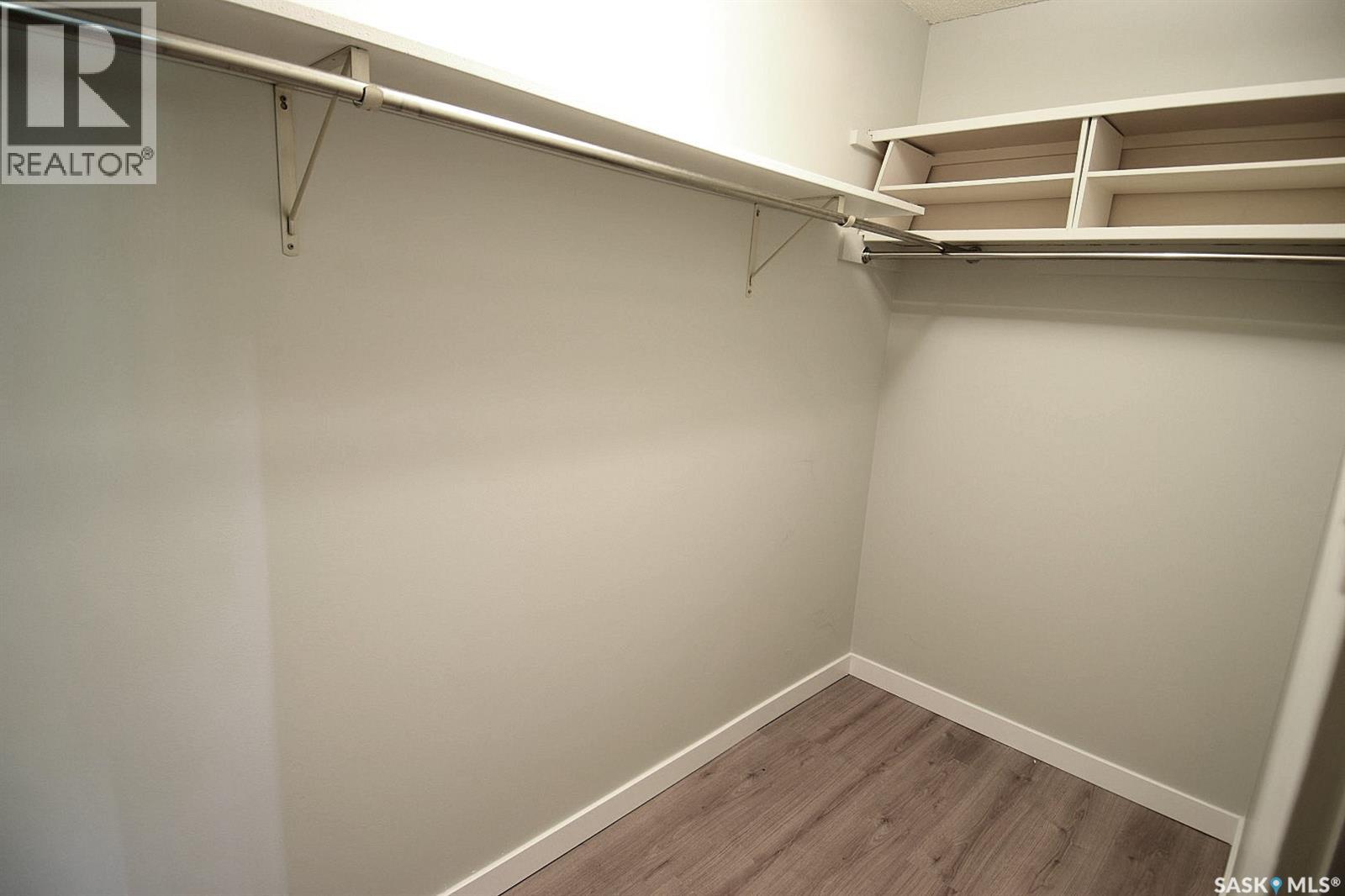 352 Carleton DRIVE - 14