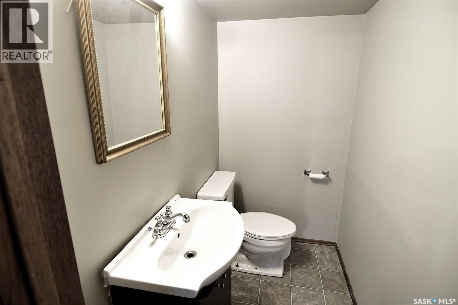 352 Carleton DRIVE - 24